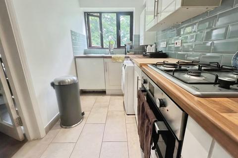 1 bedroom apartment for sale, Frankswood Avenue, Yiewsley, West Drayton