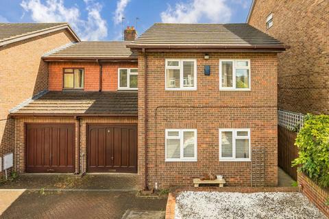 St. James Close, New Malden KT3