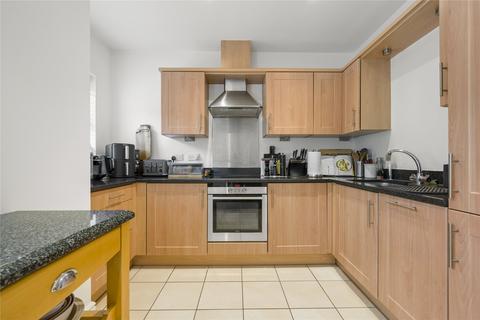 2 bedroom flat for sale, Tilt Road, Cobham, Surrey, KT11