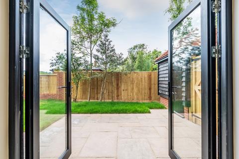 3 bedroom semi-detached house for sale, High Street, Limpsfield, Oxted, Surrey, RH8