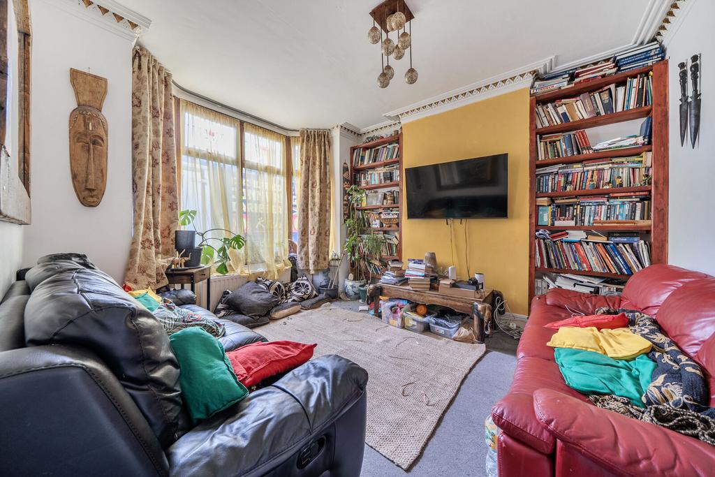 House in South Croydon, Purley - View 2