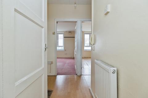 2 bedroom flat for sale, Barnfield Road, London, SE18