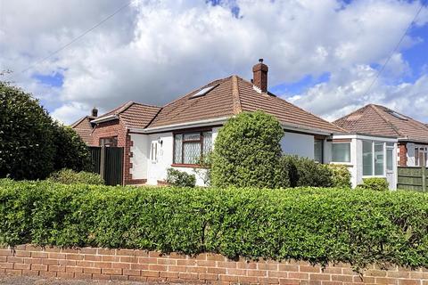 2 bedroom detached bungalow for sale, Glyn Way, Fareham PO14