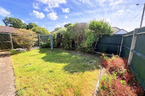 2 bedroom detached bungalow for sale, Glyn Way, Fareham PO14