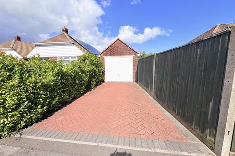 2 bedroom detached bungalow for sale, Glyn Way, Fareham PO14