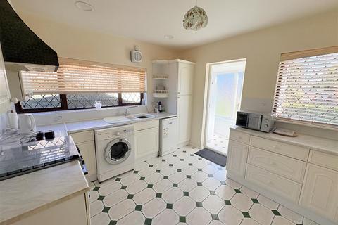 2 bedroom detached bungalow for sale, Glyn Way, Fareham PO14