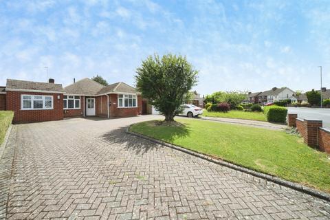 4 bedroom detached bungalow for sale, Hitchin Road, Luton