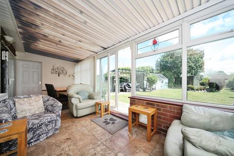 4 bedroom detached bungalow for sale, Hitchin Road, Luton