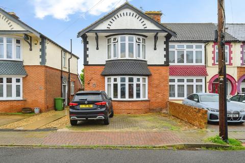 3 bedroom end of terrace house for sale, Hawthorn Crescent, Cosham, Portsmouth, Hampshire, PO6