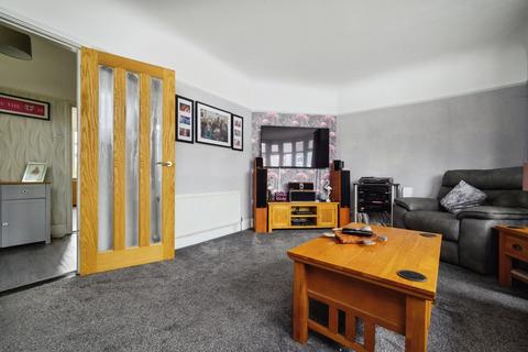 3 bedroom end of terrace house for sale, Hawthorn Crescent, Cosham, Portsmouth, Hampshire, PO6