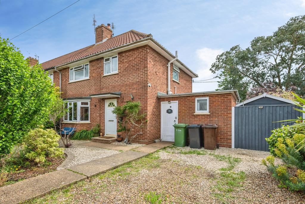3 bedroom semi-detached house for sale