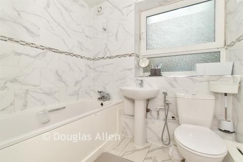 1 bedroom ground floor flat for sale, Grantham Road, London