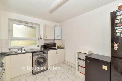1 bedroom ground floor flat for sale, Grantham Road, London
