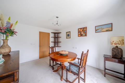 2 bedroom flat for sale, Pegs Lane, Hertford, SG13