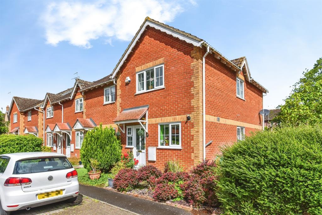 3 bedroom end of terrace house for sale