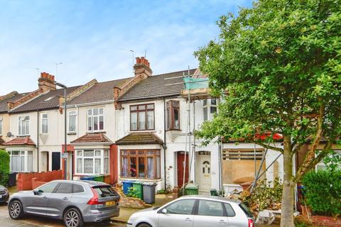 Rosslyn Crescent, Harrow HA1