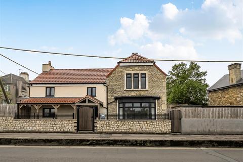 3 bedroom detached house for sale, London Road, Chippenham