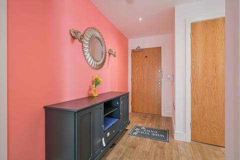 3 bedroom flat for sale, Wray Avenue, Silvertown, London, E16