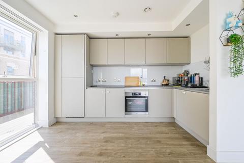 3 bedroom flat for sale, Wray Avenue, Silvertown, London, E16
