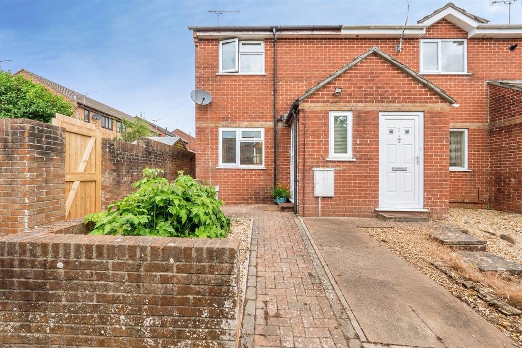 2 bedroom end of terrace house for sale