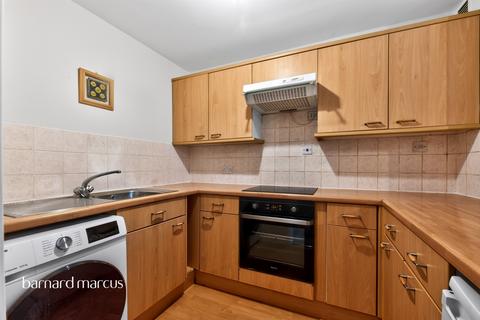1 bedroom flat for sale, Carlton Drive, London