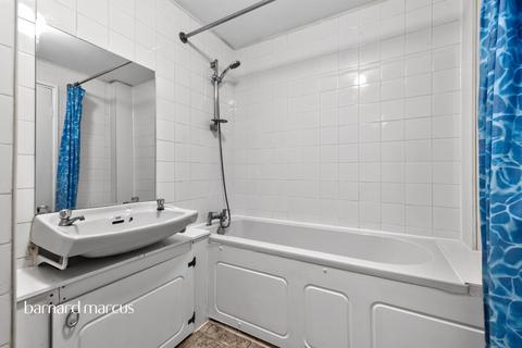 1 bedroom flat for sale, Carlton Drive, London