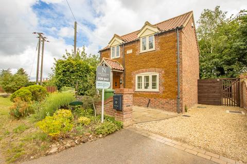 3 bedroom detached house for sale, Low Road, Roydon