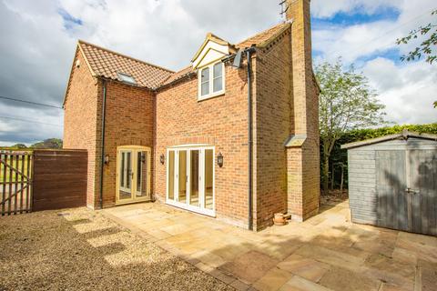 3 bedroom detached house for sale, Low Road, Roydon