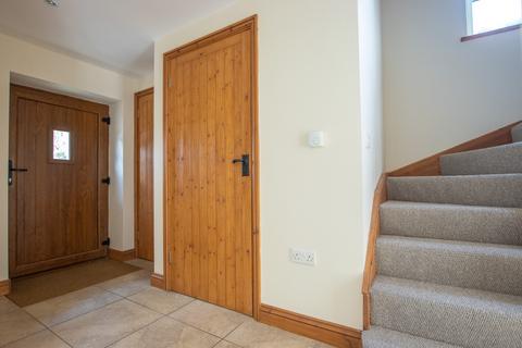 3 bedroom detached house for sale, Low Road, Roydon