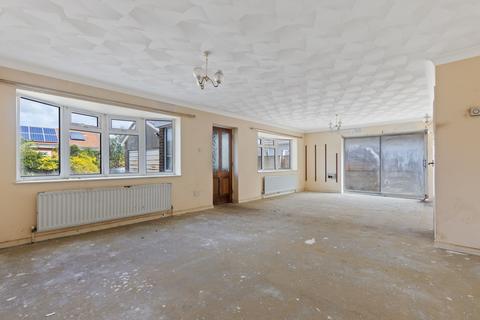 2 bedroom detached bungalow for sale, Lagoon Road, Pagham,, Bognor Regis, West Sussex PO21