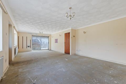 2 bedroom detached bungalow for sale, Lagoon Road, Pagham,, Bognor Regis, West Sussex PO21