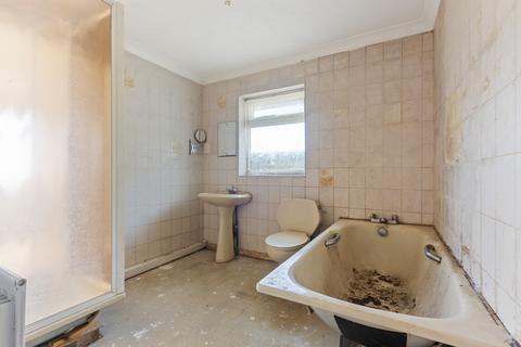 2 bedroom detached bungalow for sale, Lagoon Road, Pagham,, Bognor Regis, West Sussex PO21