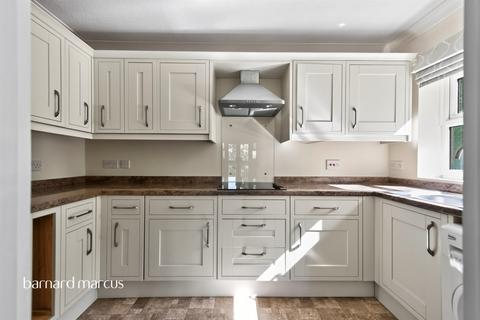 1 bedroom flat for sale, Wray Park Road, Reigate