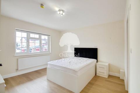 1 bedroom house of multiple occupation to rent, Parlaunt Road, Langley SL3