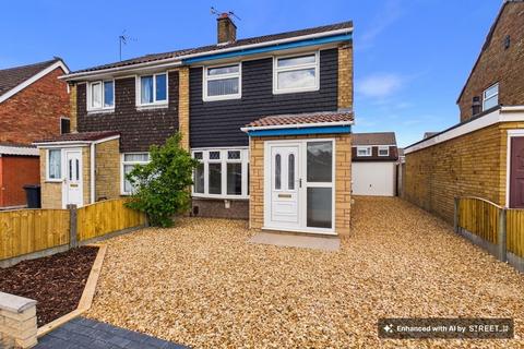3 bedroom semi-detached house to rent, Kintore Drive, Great Sankey, WA5
