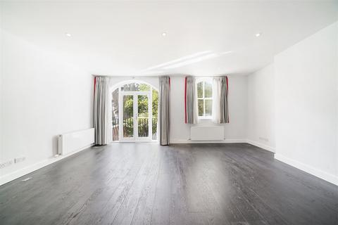3 bedroom house to rent, Oxford Gate, Brook Green, London
