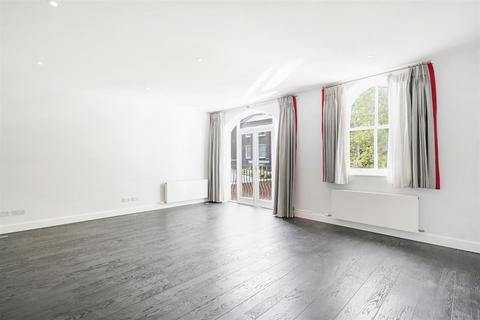 3 bedroom house to rent, Oxford Gate, Brook Green, London