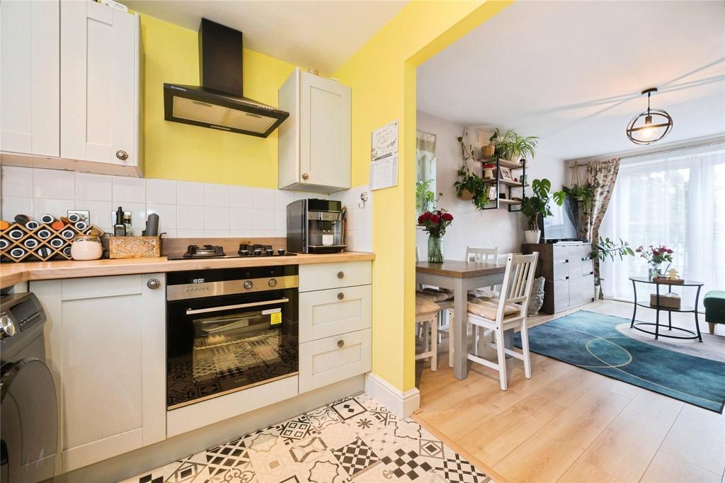 Apartment in Southampton - More
