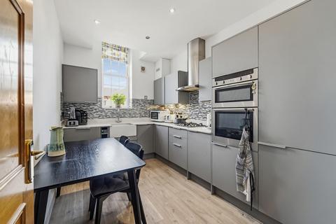 2 bedroom flat for sale, Sandy Mead, Epsom