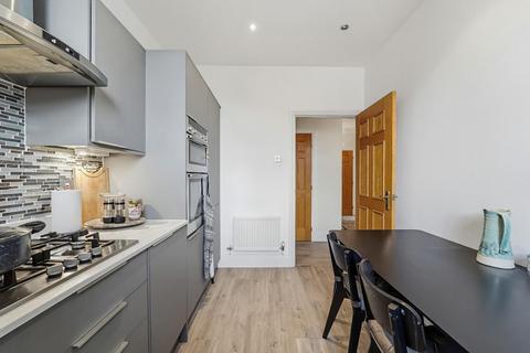 2 bedroom flat for sale, Sandy Mead, Epsom