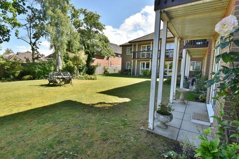 1 bedroom retirement property for sale, Fernlea Avenue, Ferndown, BH22