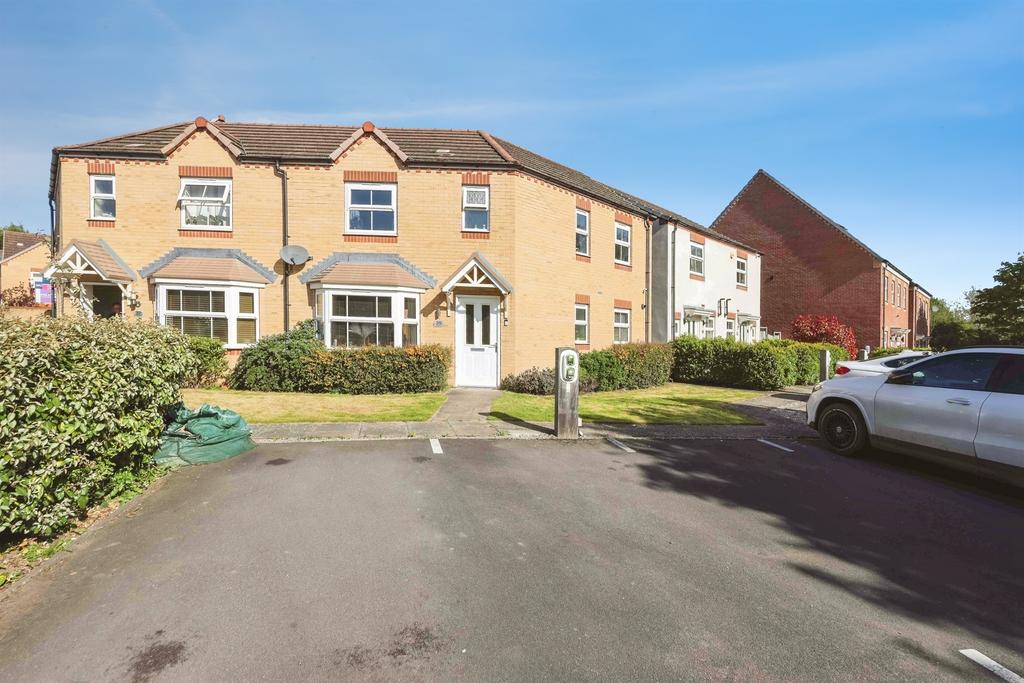3 bedroom semi-detached house for sale