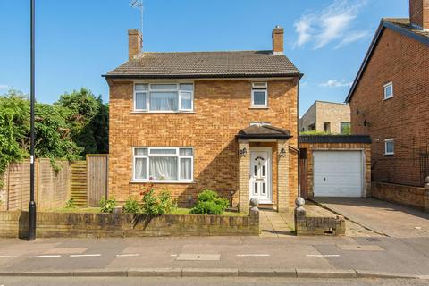 3 bedroom detached house for sale, Linden Close, Avenue Road, Southgate, London, N14