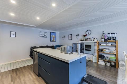 undefined, Shaw Lane, Leeds, West Yorkshire, LS6