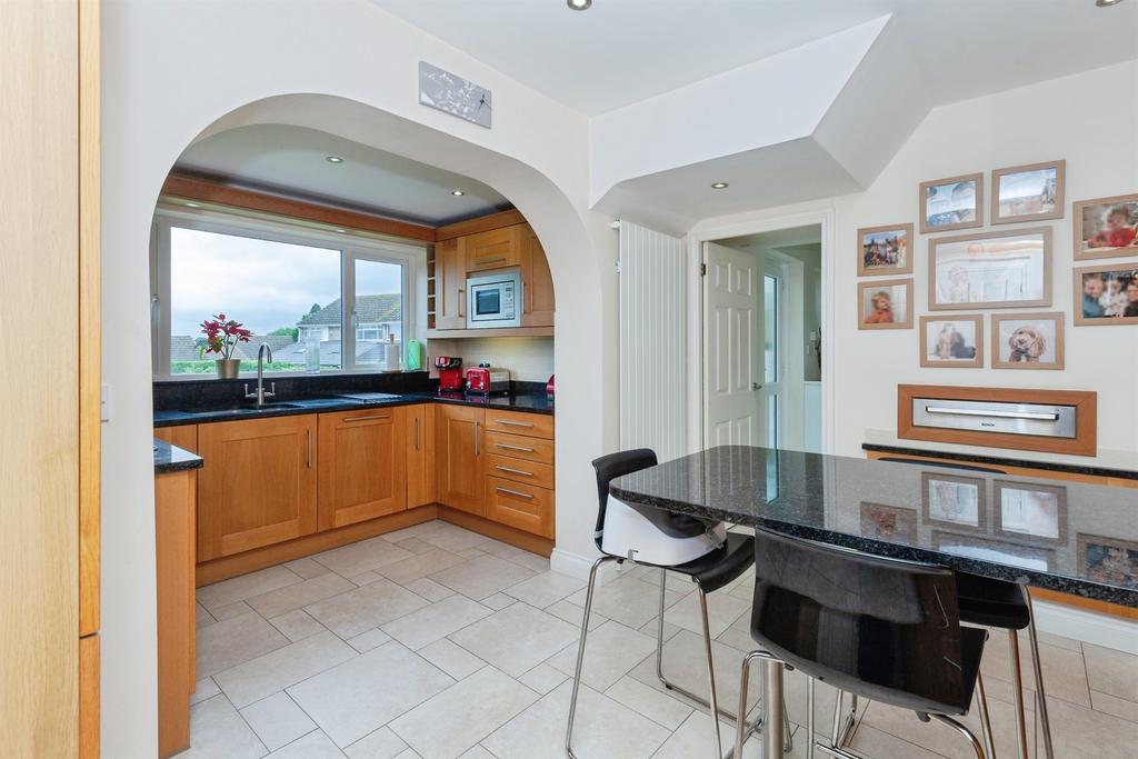 House in Oadby and Wigston, Leicestershire - More
