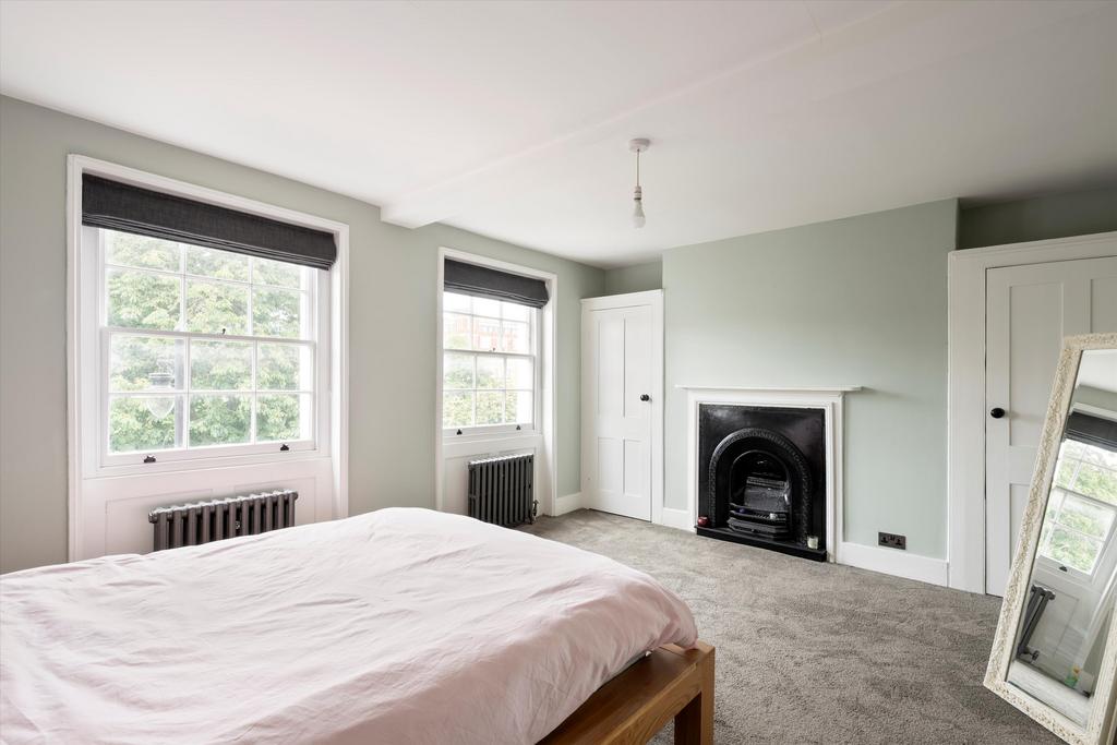 Bedroom, fireplace
