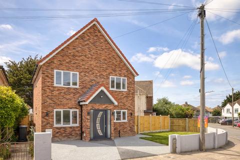 3 bedroom detached house for sale, Westover Gardens, Broadstairs, Kent, CT10