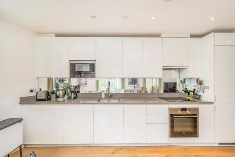 2 bedroom flat for sale, St. Luke's Avenue, London SW4