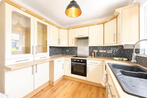 3 bedroom terraced house for sale, Norwich Crescent, Rayleigh, Essex, SS6