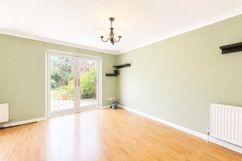 3 bedroom terraced house for sale, Norwich Crescent, Rayleigh, Essex, SS6